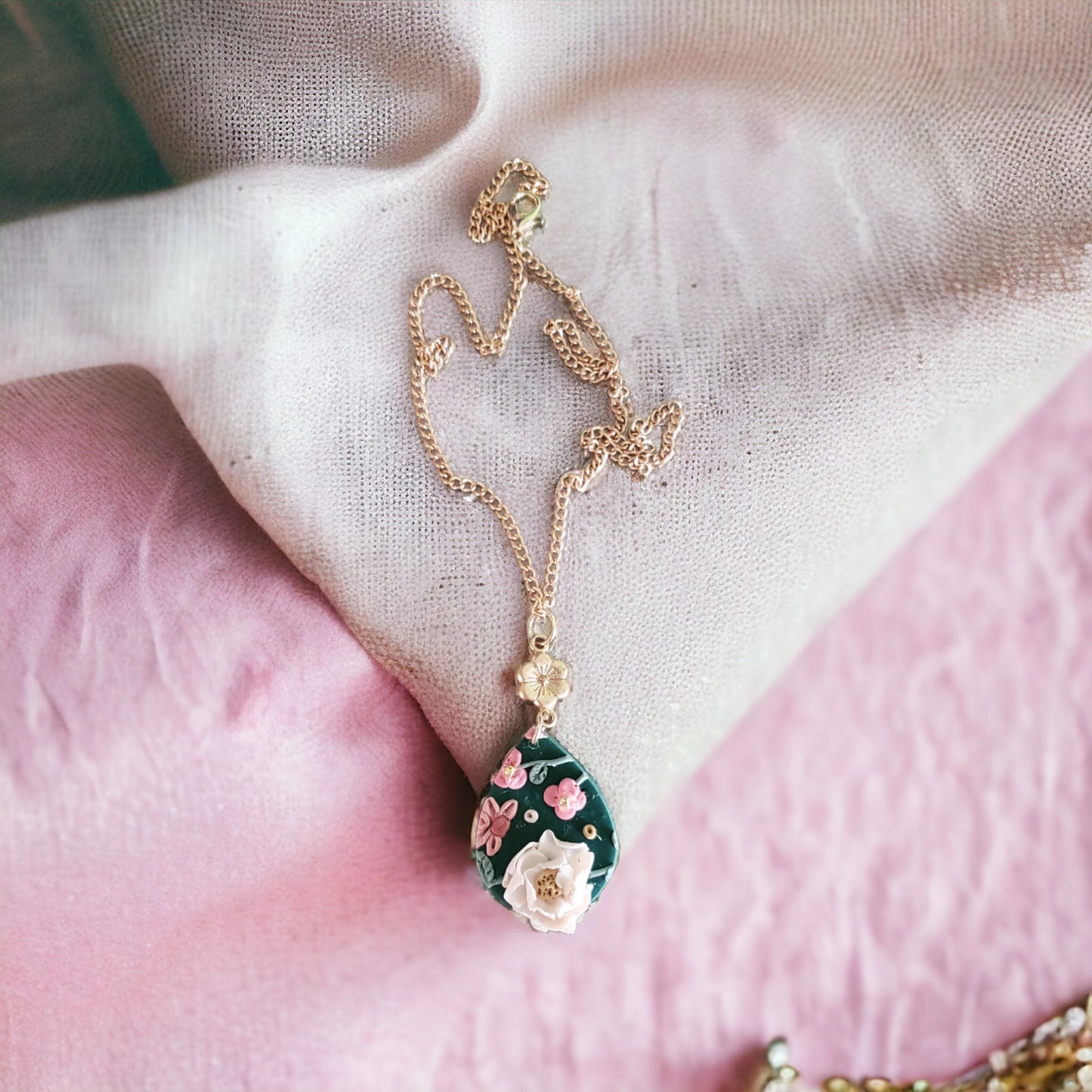 Green Blooms Tear Drop Pendant